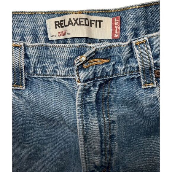 Vintage Levi’s 550 Relaxed Fit Medium Wash Men size 34/36 - Picture 6 of 12